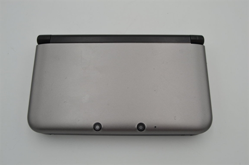 Nintendo 3DS - Silver and black - Konsol - SNR SEF107798886 (B Grade) (Genbrug)